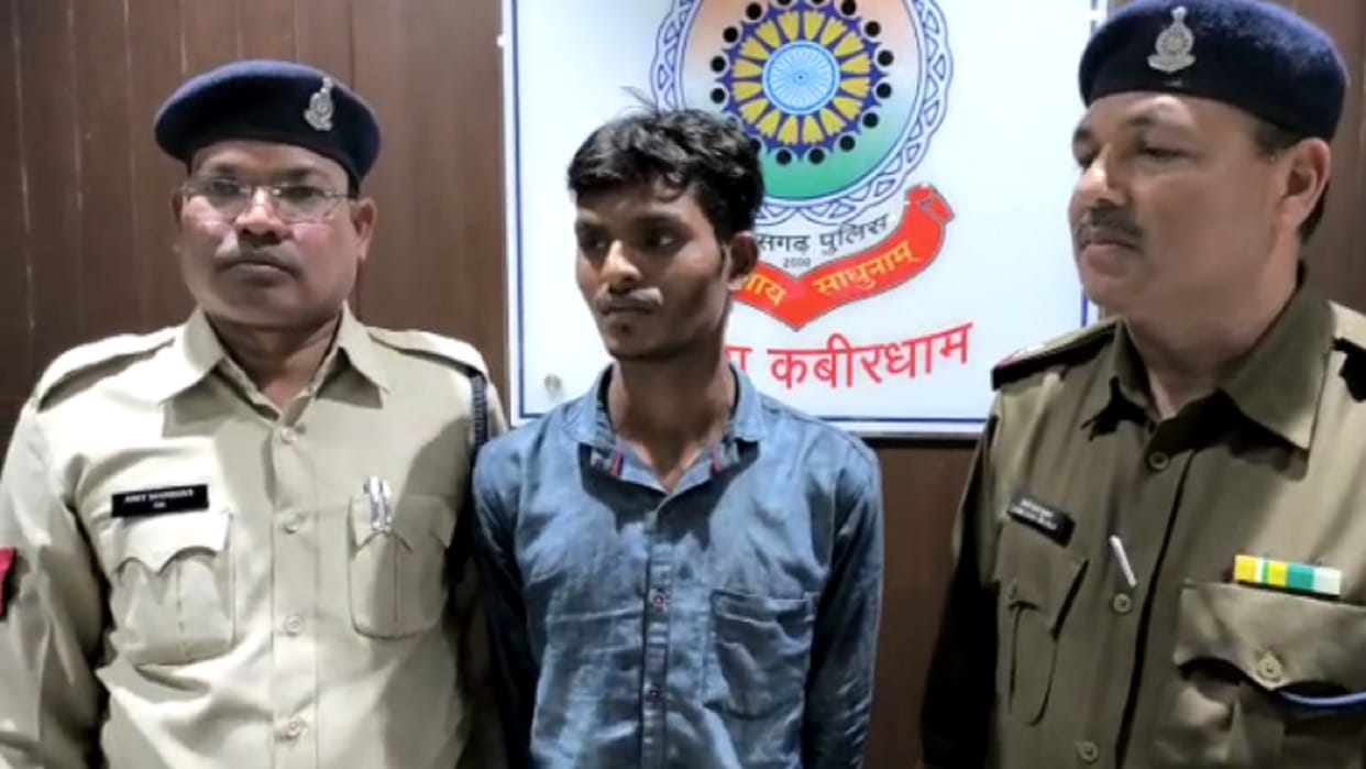 lover killed girlfriend by crushing her with stone in kabirdham