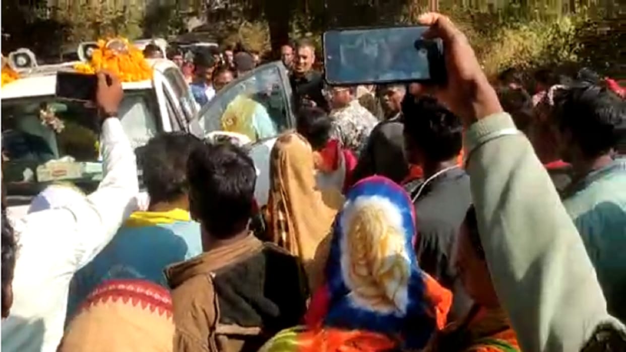 chhattisgarh villagers protest against amarjeet bhagat in ambikapur