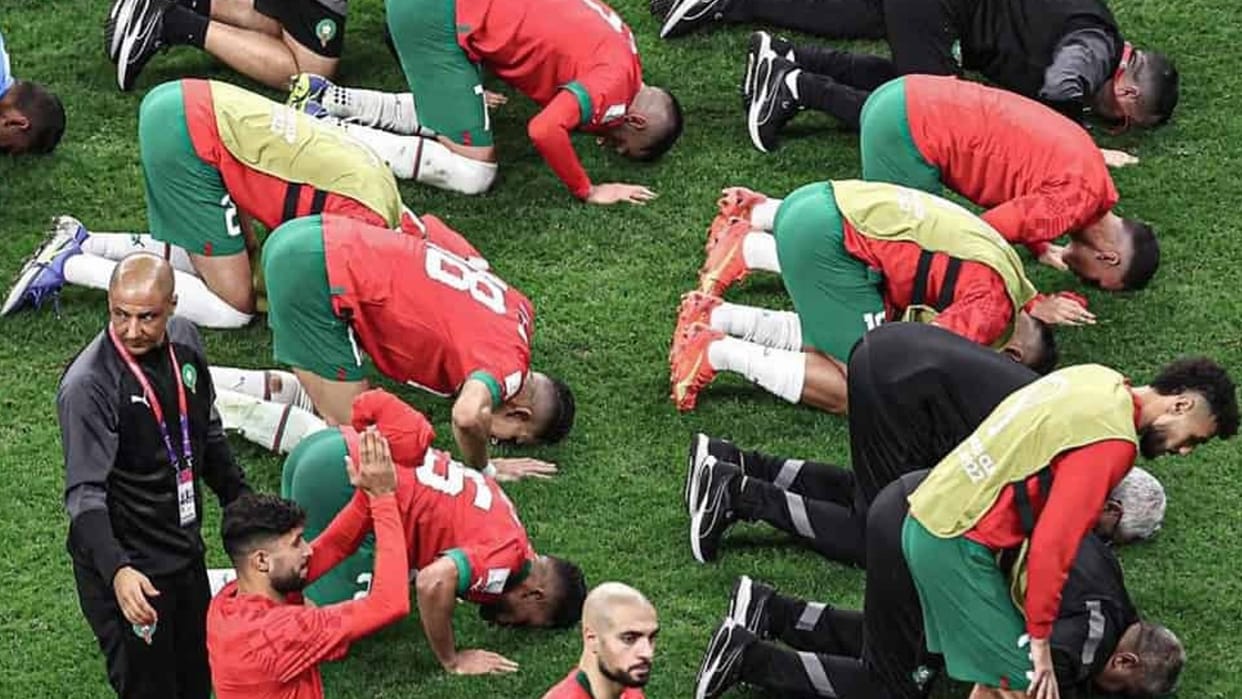 FIFA World Cup Moroccan player offer namaz after defeat in semi finals against france picture viral