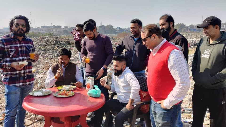 A young man health deteriorated after eating food on garbage dump in Panipat