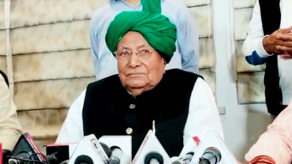 Gwalior: Former Haryana CM Chautala attacked the central government