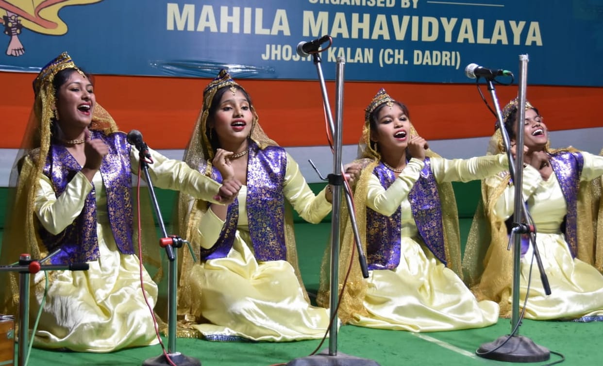 Vaish College Bhiwani stood first in classical solo dance