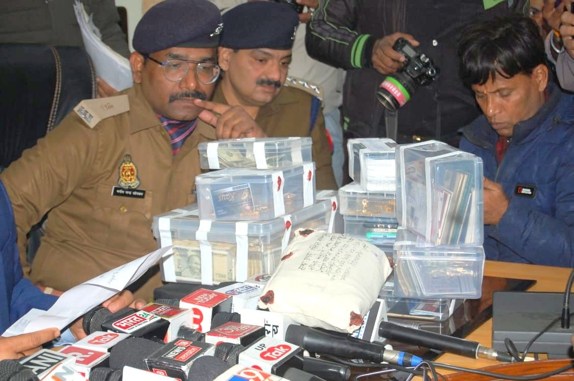 Bangladeshi Citizen Case, Hotel businessman used to handle Rizwans hawala business