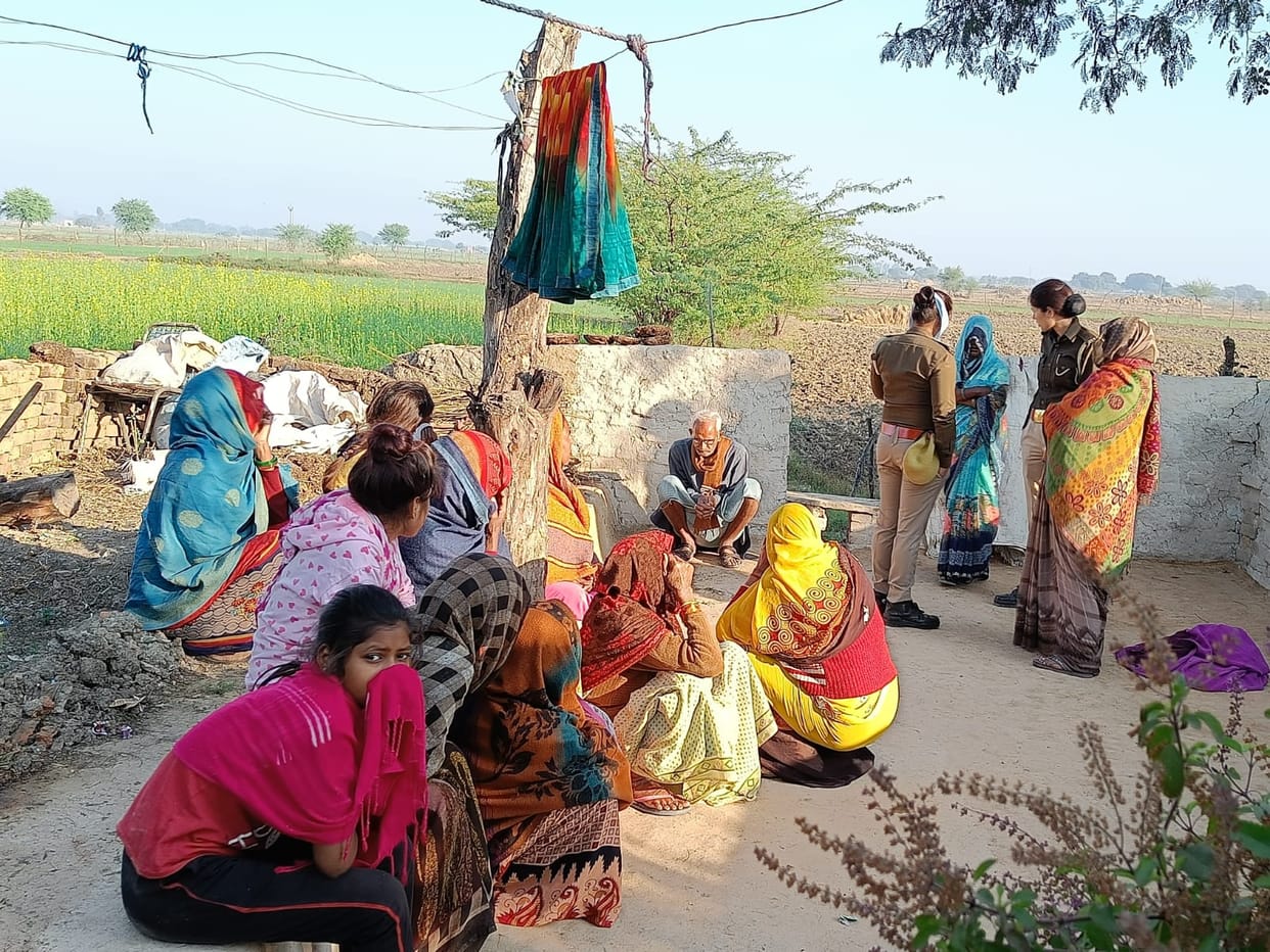 The girl was strangled to death late at night in banda, a report was filed on the unknown