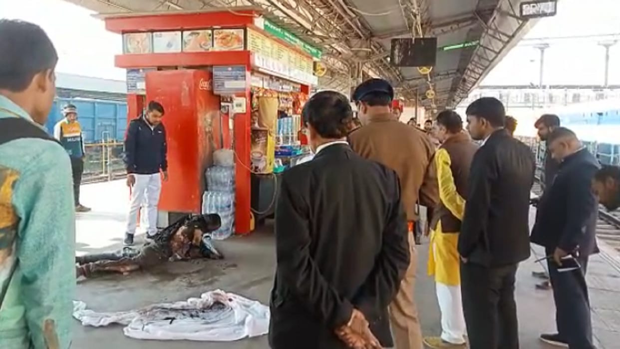 Scorched youth dies at junction dead body found on Leader Road