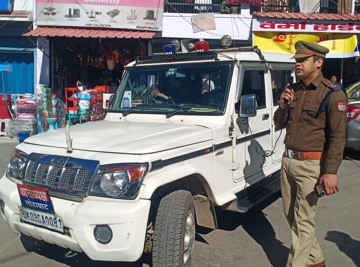 Removed vehicles parked on the roadside in the city area