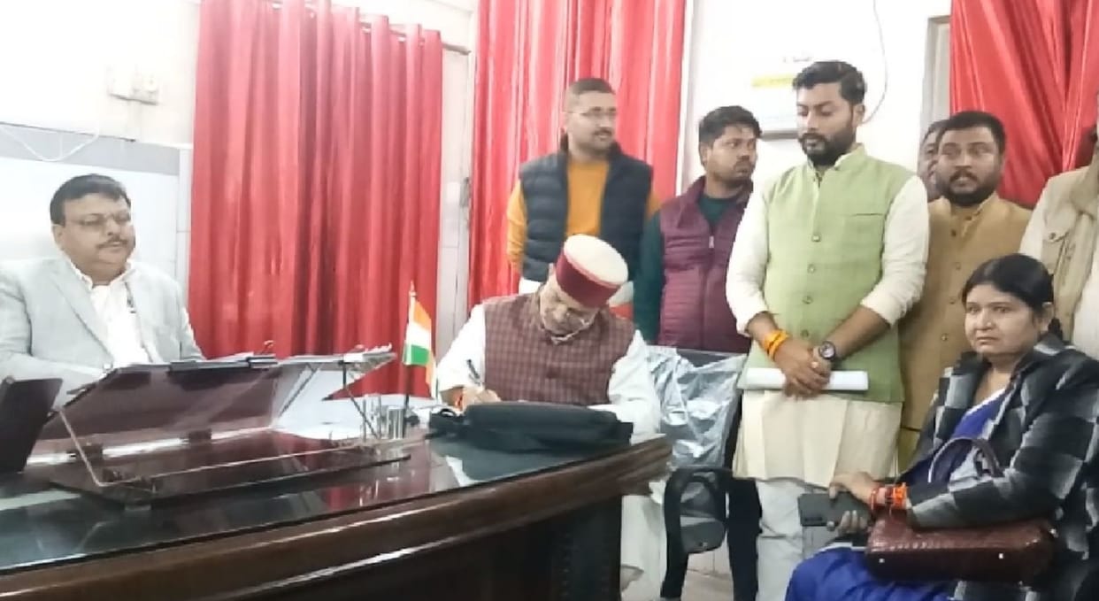Bahraich News: Sister-in-law did not get injection for an hour, then MLA showed corruption