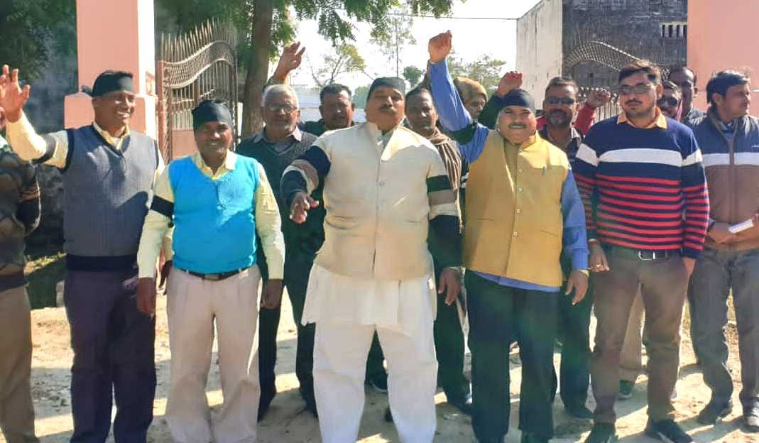 Teachers expressed protest by tying black bands