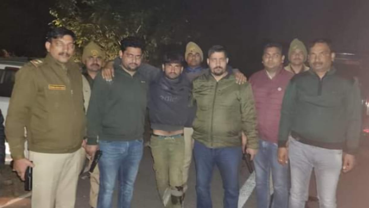 Meerut: Two miscreants arrested in encounter after robbing in house of SP leader