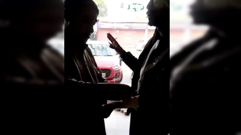 Haridwar news: Accused of attempting misdeeds vinod arya video viral