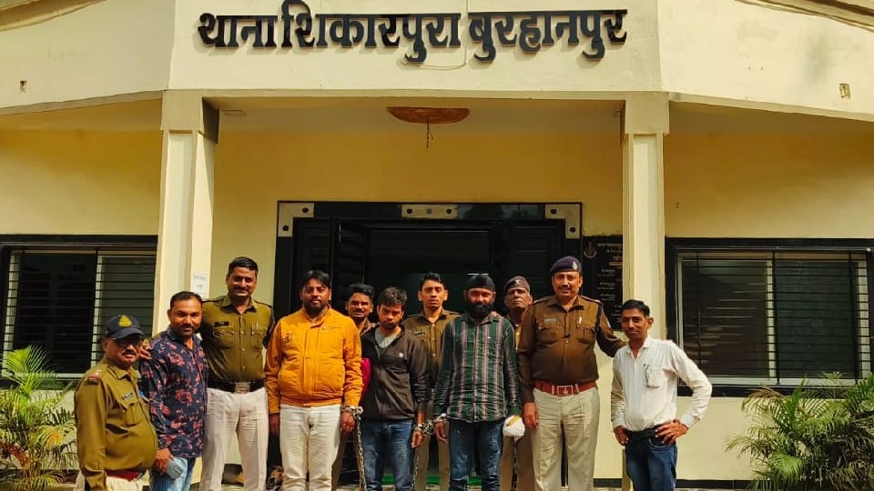 Burhanpur: Police arrested three smugglers of illegal weapons