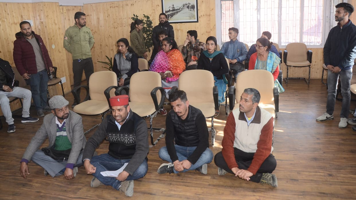 himachal news: Shimla Nagrik Sabha protest in mc shimla office
