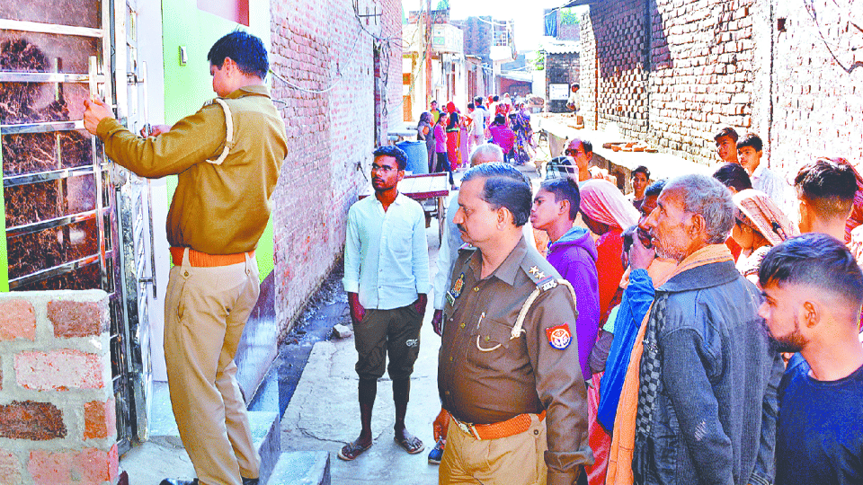 Woman accuses husband of keeping her hostage for seven days in firozabad