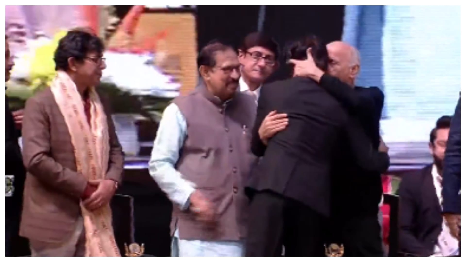 Mamata Banerjee SRK Rani Mukherji attend inaugural program of 28th International Kolkata Film Festival