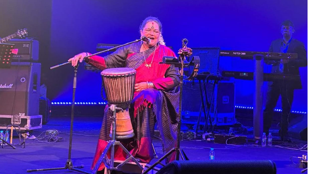 Netflix year ender mixer brings singer Usha Uthup to mehboob studios after 40 years benny dayal monica shergil