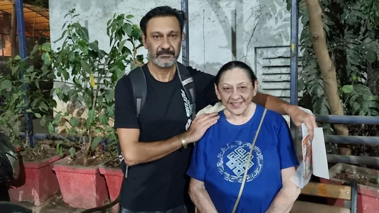 Tv actress veena kapur is not dead reaches police station and files complaint against her murder rumour