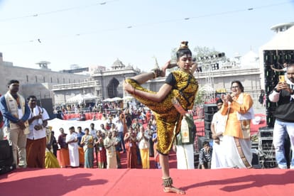 kashi tamil sangmam tamilnadu artists paid homage to Baba with songs and music