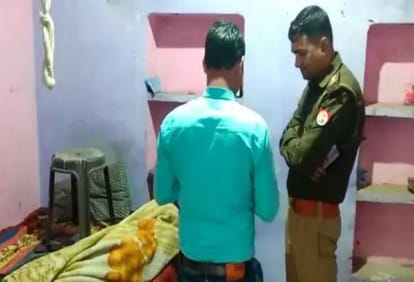 suicide in vanarasi husband in estrangement with wife railway worker in love affair and weaver suicide