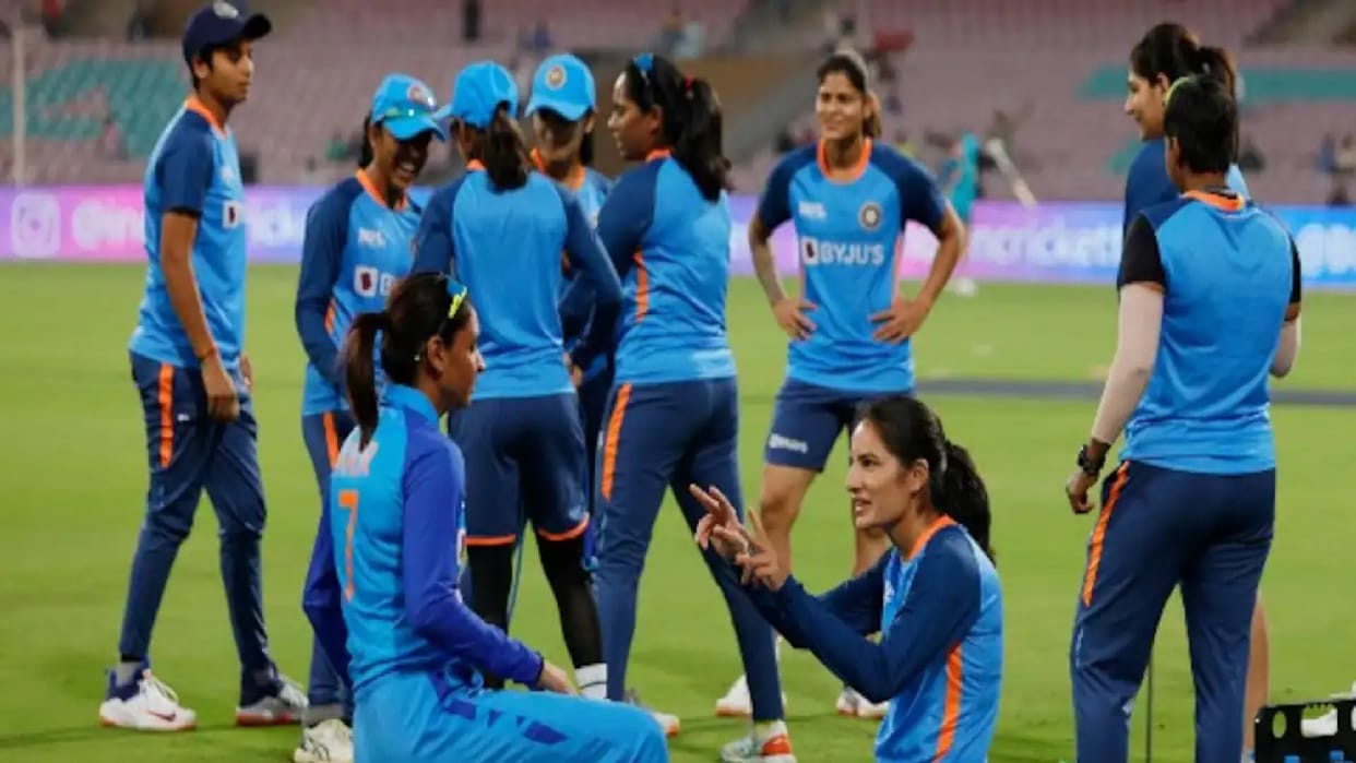 India missing bowling coach, says Harmanpreet after loss against Australia