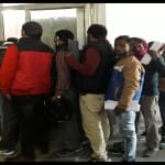 आरटीओ के लाइसेंस पटल पर लगी भीड़