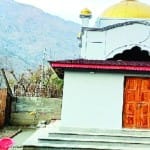 एलओसी के पास बसे टीटवाल में बना गुरुद्वारा