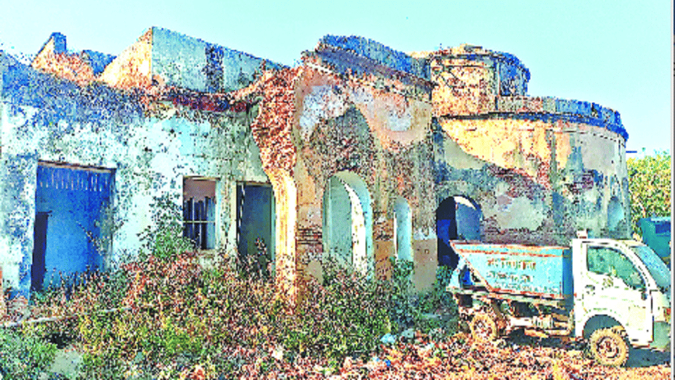 Municipality used to run 12 hospitals in agra now not even two health centers