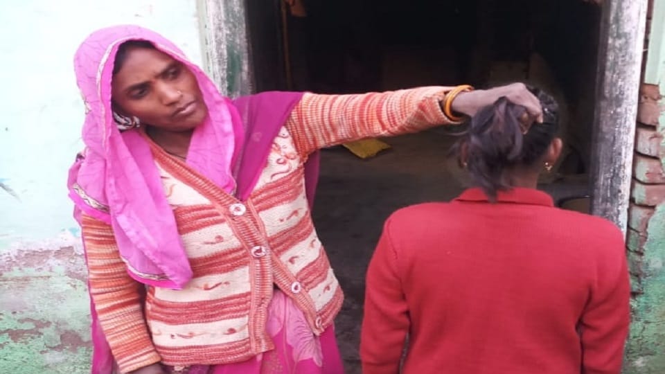 teacher cut the girl's hair in the school in mathura