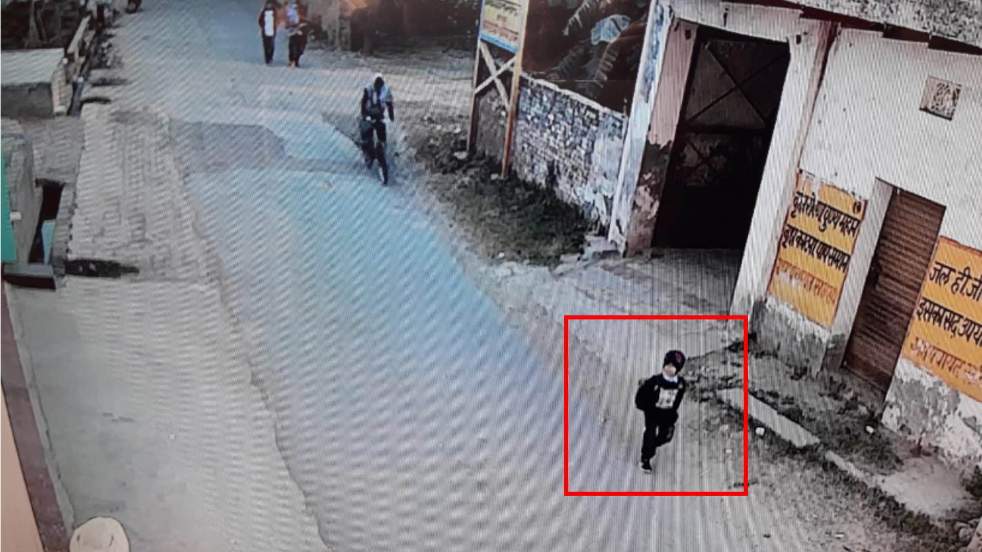 Baghpat News: whole village gathered for the last rites of innocent Shaurya, deadbody was found after six days