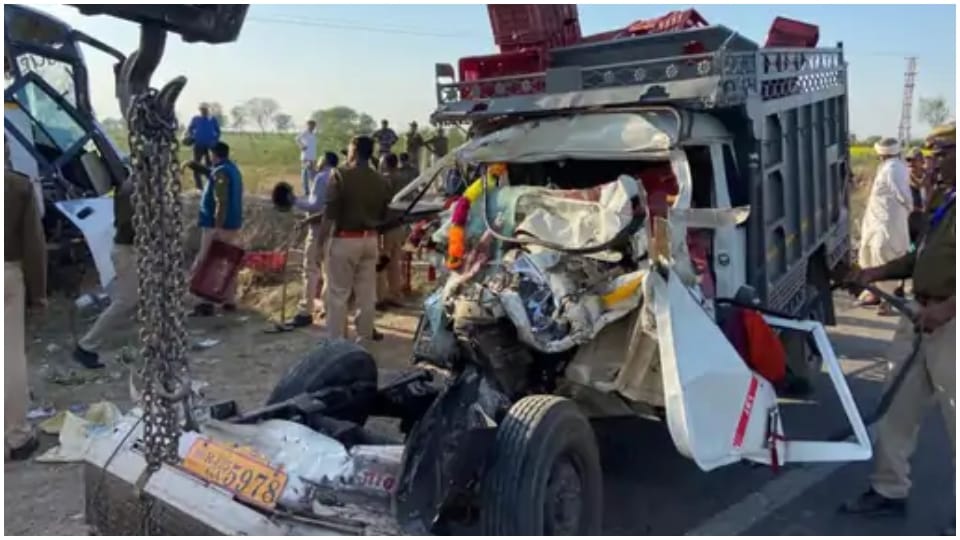 Bharat Jodo Yatra Bus and pick-up of Congress workers collided 2 killed Dausa