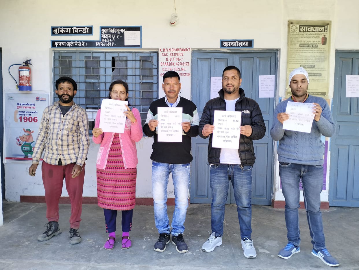 Drivers demonstrated by stopping taxi operations