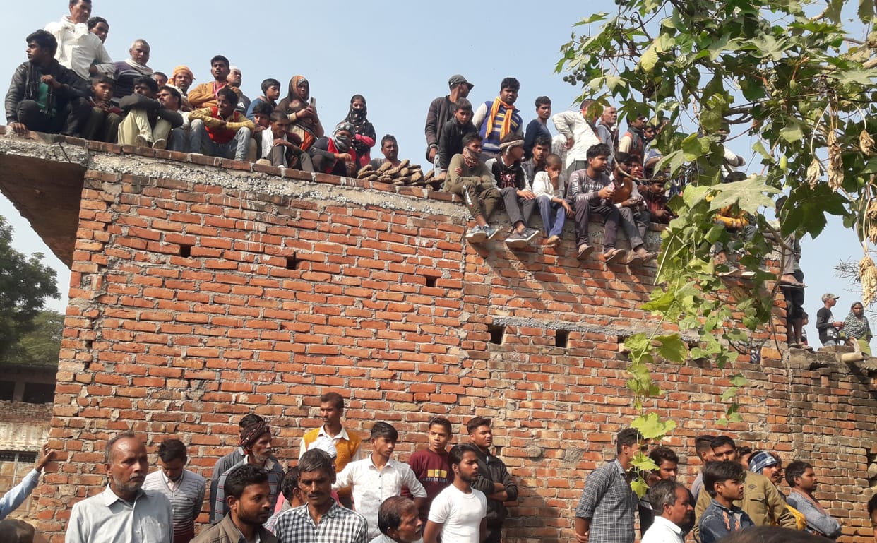 Six murderers of ex-chief arrested, bulldozers run over houses of three