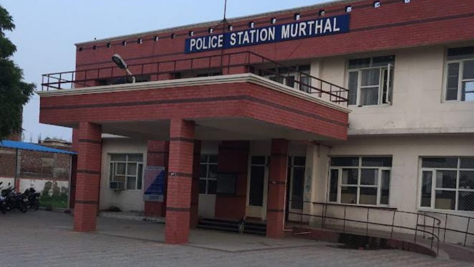 Man Beat passerby after hitting a girl near village Murthal in Sonipat