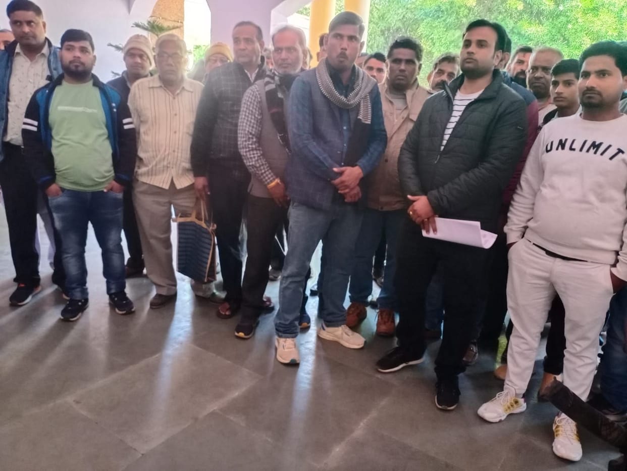 Hathras: Demand for early arrest of those accused of attack on ration dealer