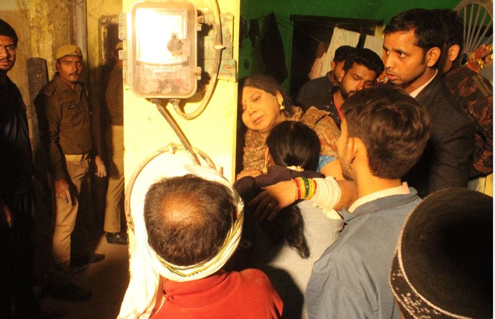roof of house collapsed in varanasi after strong explosion people were horrified to see scene