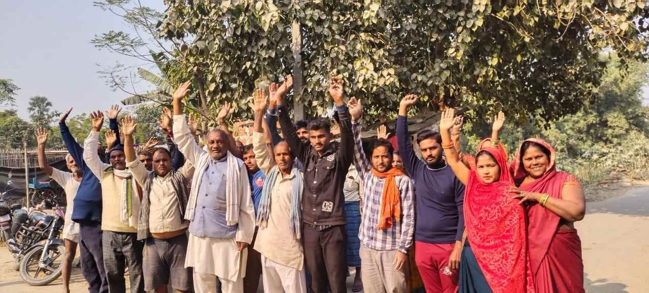 Villagers demonstrated for road repair.