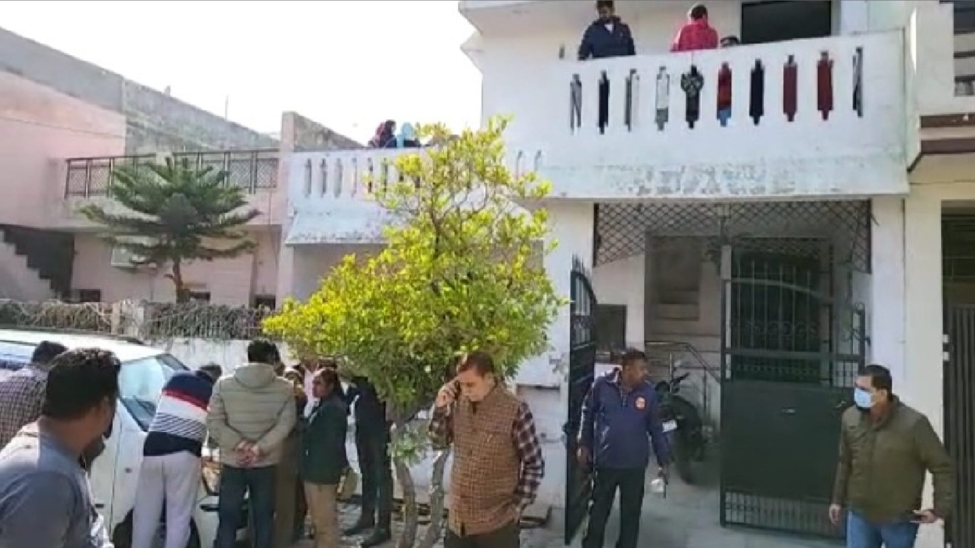 Four people including women have suicide for his different problems in Meerut district