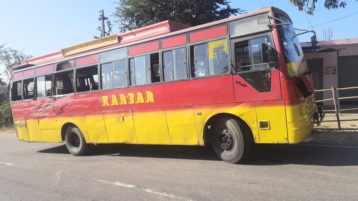 bus army truck collision near mubarikpur una himachal pradesh