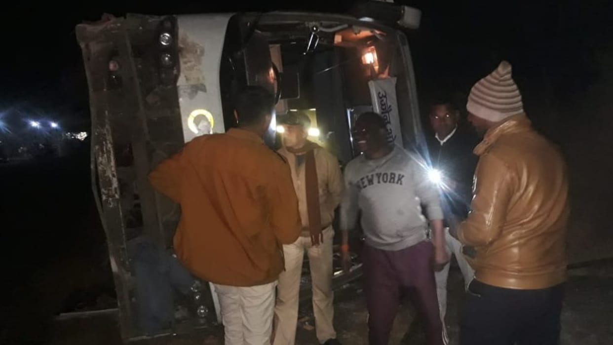 Charter bus going from Bhopal to Ujjain overturned due to tire burst a dozen passengers including two children