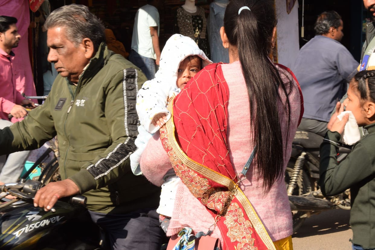 Cold wave dropped mercury, increased chill