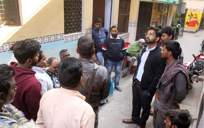 roof of house collapsed in varanasi crisis of covering head in front of victim family