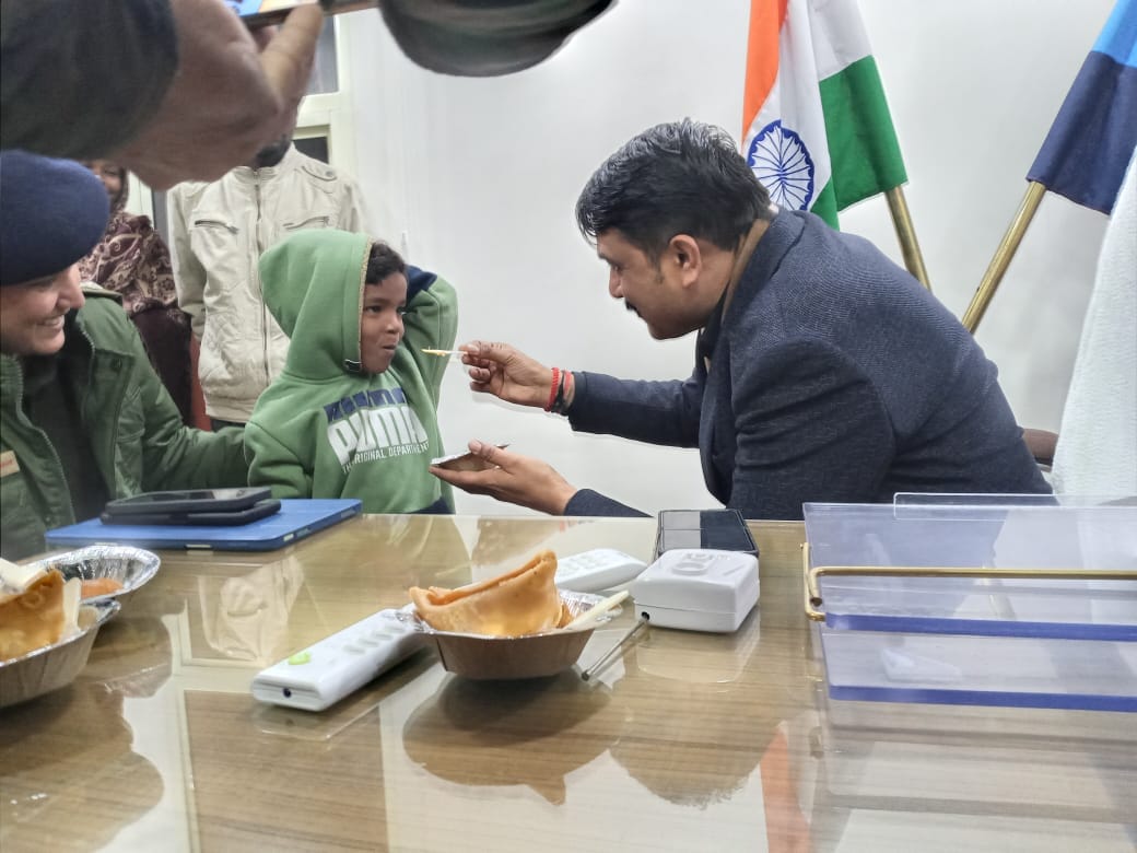 Haridwar News: police searched kidnapped six year old child mother emotional to see him photos