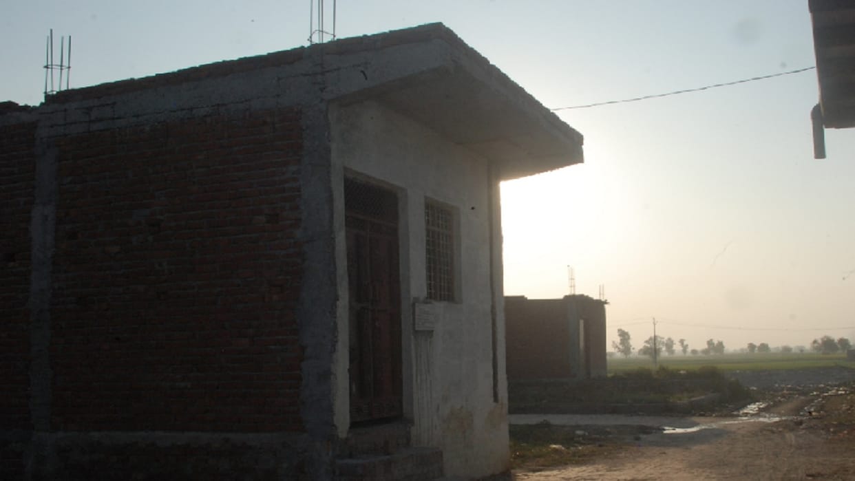 Andhergardi...Duda got houses built even in the cemetery
