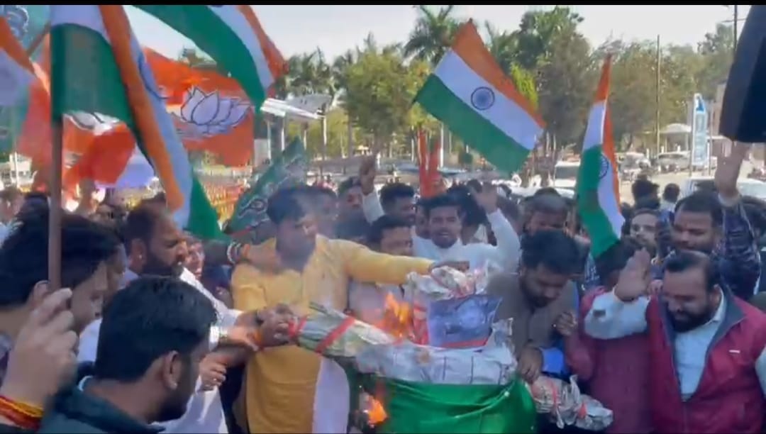 MP News: Anger in the country against Bilawal Bhutto, BJP Yuva Morcha burnt effigy in Bhopal