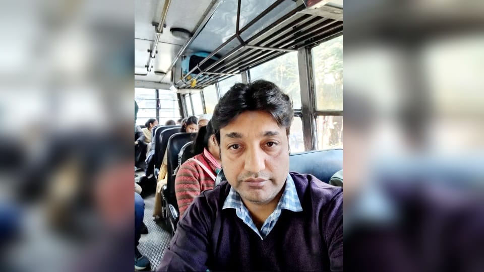 Uttarakhand News: RTO haldwani sting operation in Private Passenger Bus photos