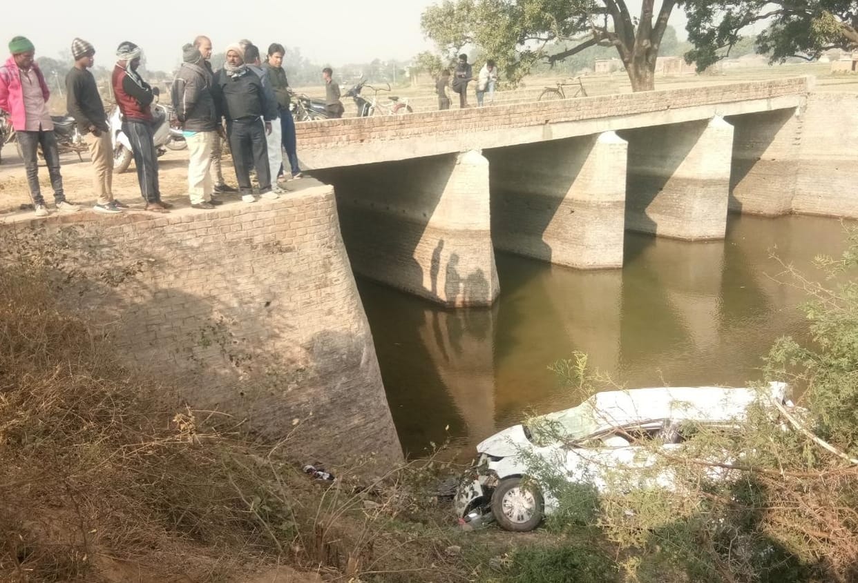 Uncontrolled car overturned in the canal, bullion businessman died