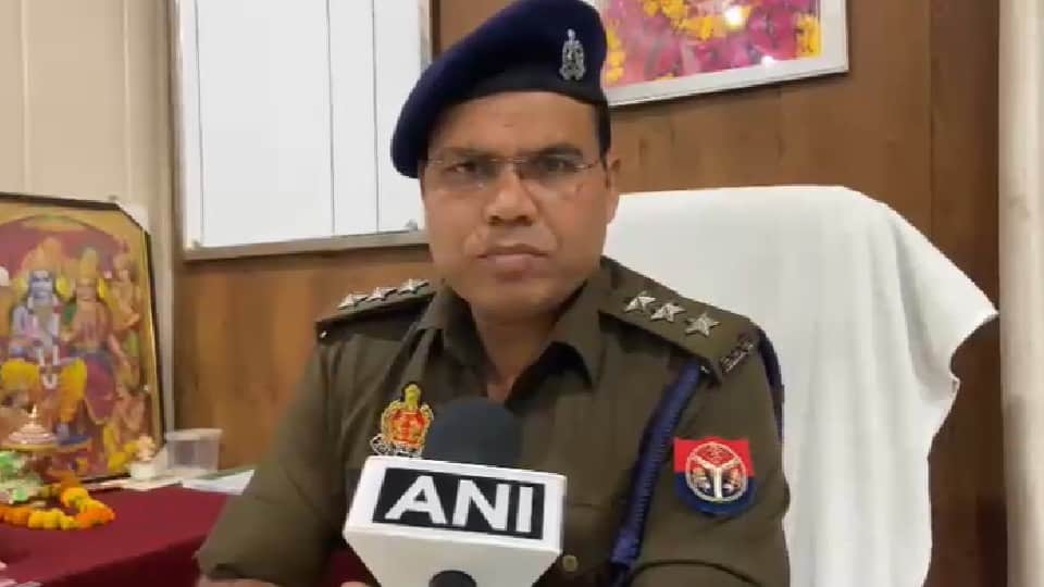 Scientist wife sitting on threshold of her in-laws house entered efforts of police