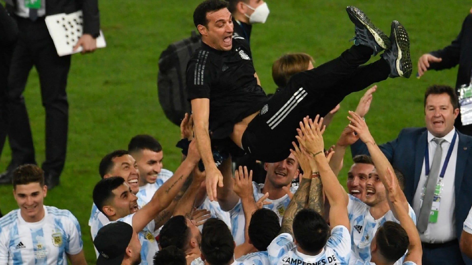 fifa world cup Who is Argentina coach Lionel Scaloni A WhatsApp message sent to lionel Messi changed team fate