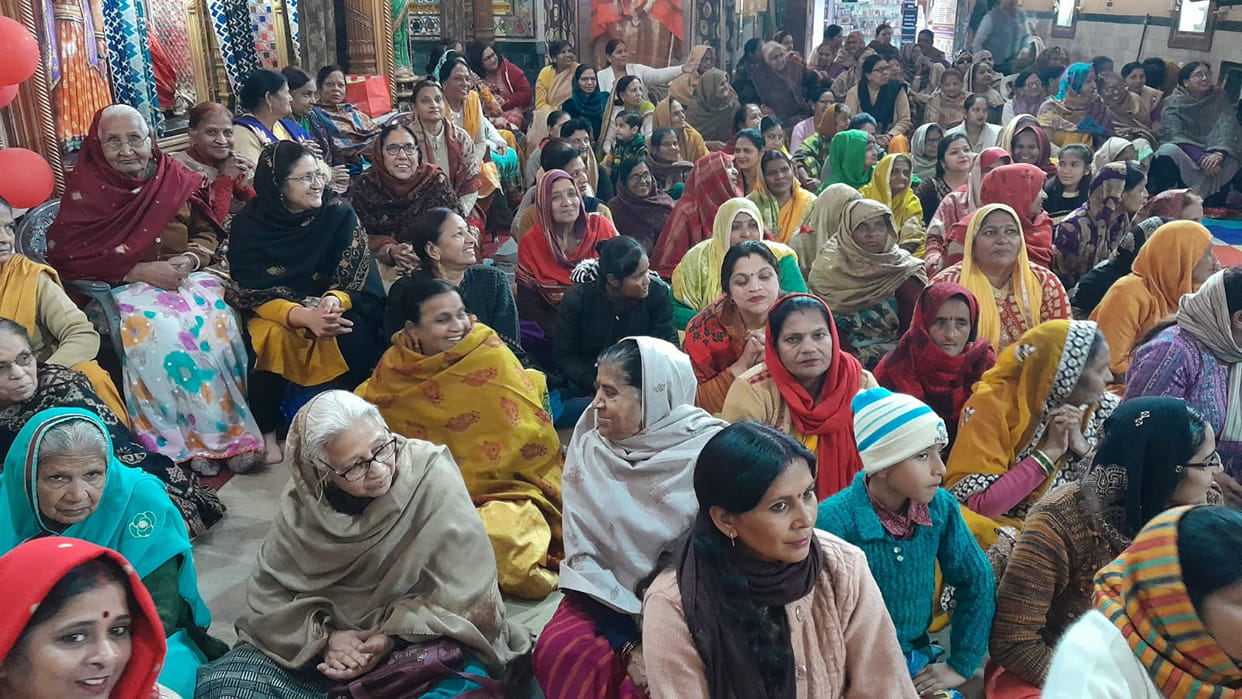 Devotees danced on the story and hymns of Kansa Vadh and Dwarikapuri