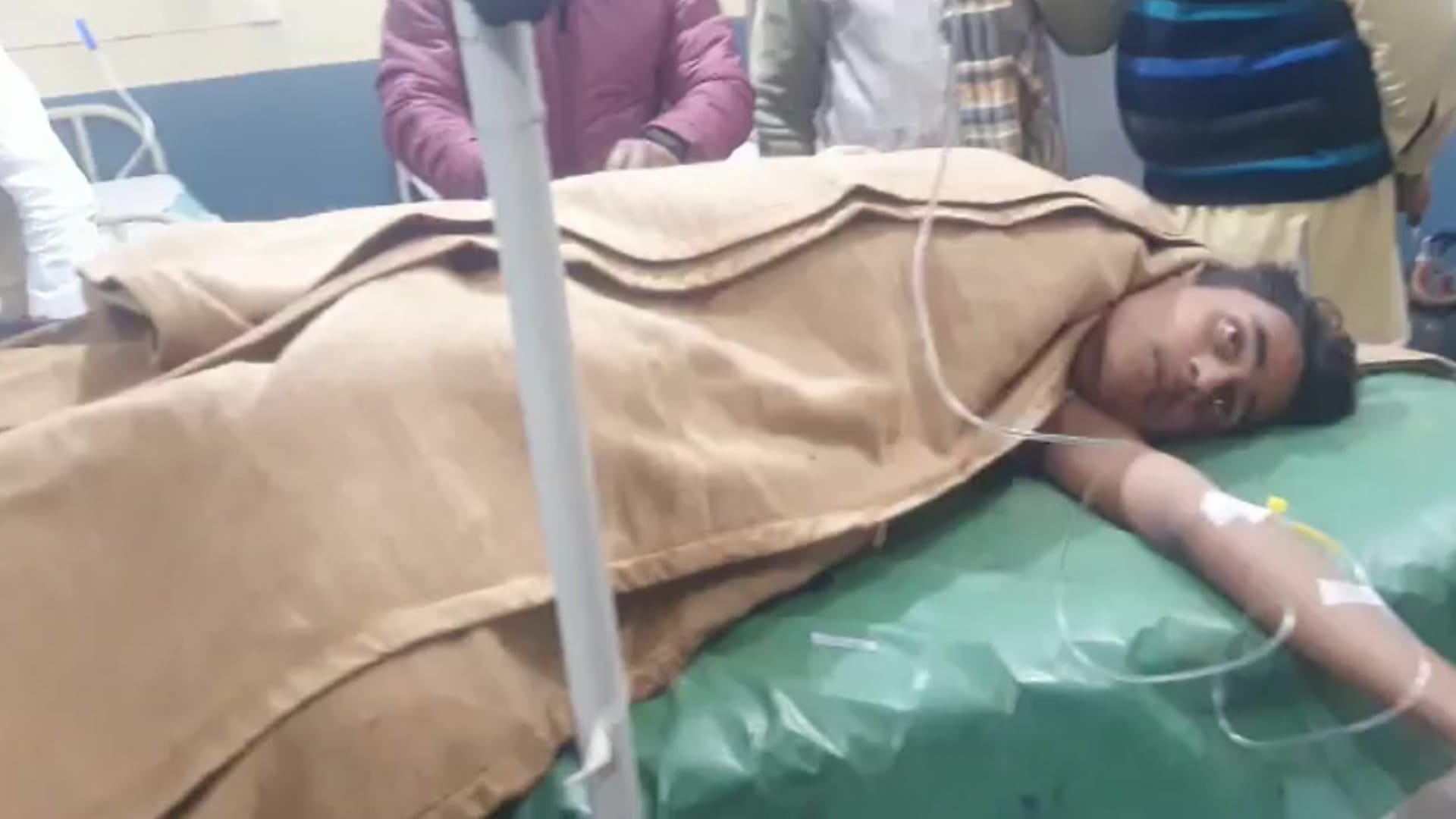 Deoband crime news: Biker miscrent shot two students in daytime, injured