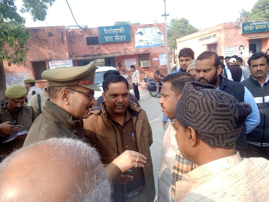 Deoband crime news: Biker miscrent shot two students in daytime, injured